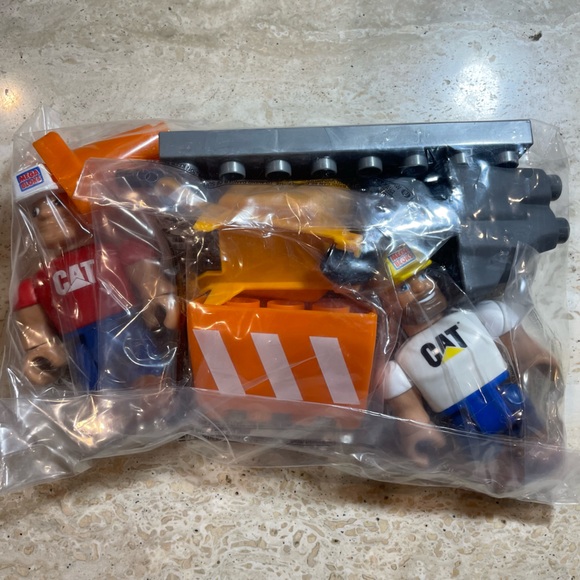 MEGA BLOCKS CONSTRUCTION SET - Picture 3 of 5